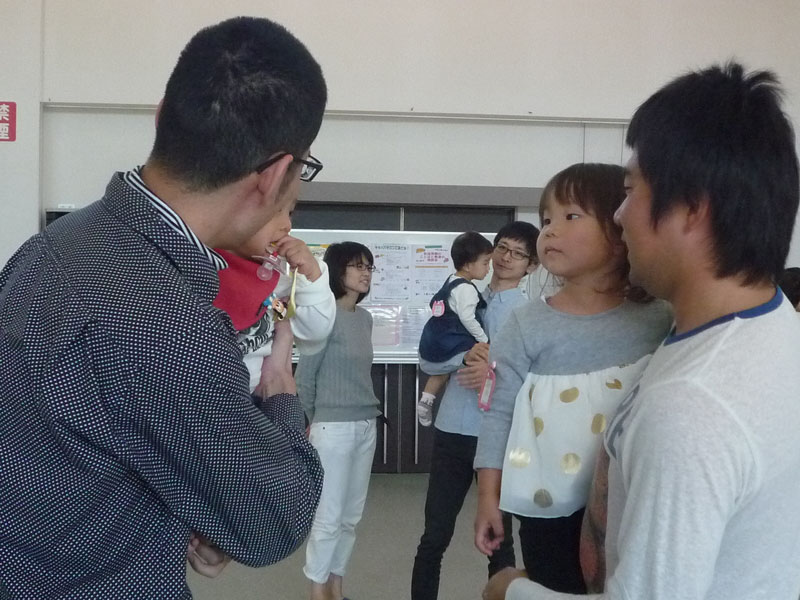 親子体操教室(大垣市西地区センター サタパパサロン)