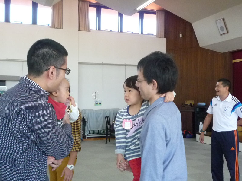 親子体操教室(大垣市西地区センター サタパパサロン)