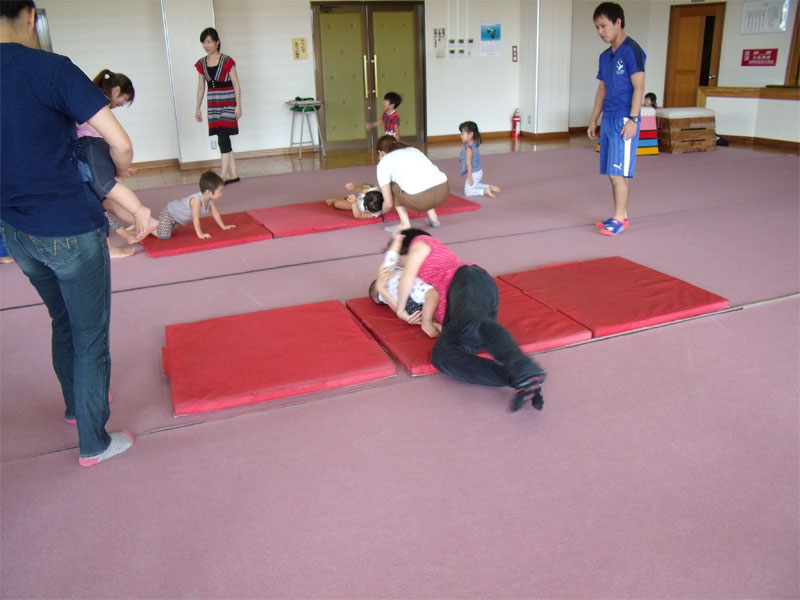 未就園児親子体操教室(富岡公民館)