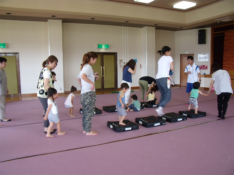 未就園児親子体操教室(富岡公民館)