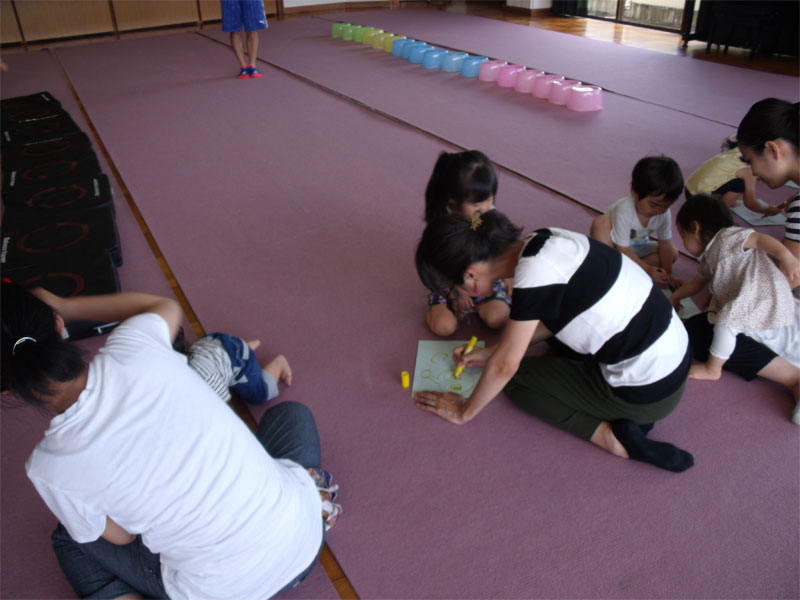 未就園児親子体操教室(富岡公民館)