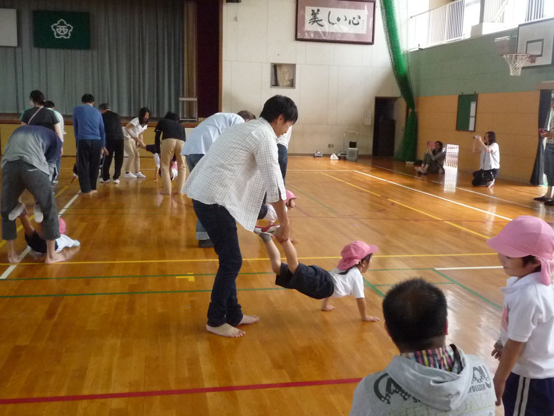親子体操教室(大垣市立西幼稚園)