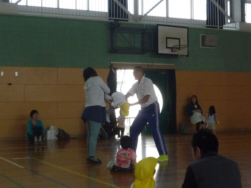 親子体操教室(大垣市立西幼稚園)