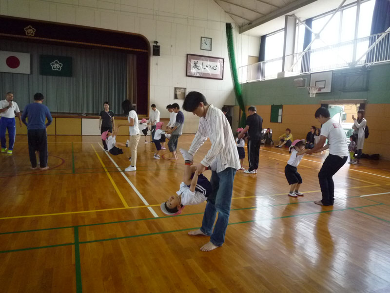 親子体操教室(大垣市立西幼稚園)