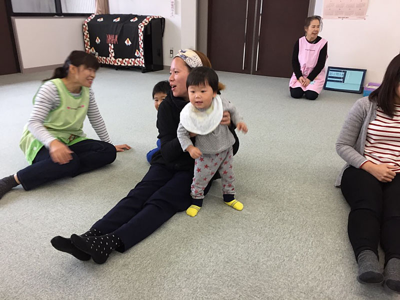 親子体操教室(大垣市西地区センター サタパパサロン)