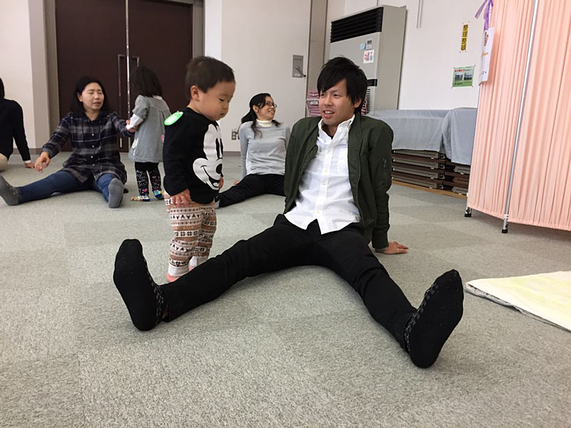親子体操教室(大垣市西地区センター サタパパサロン)
