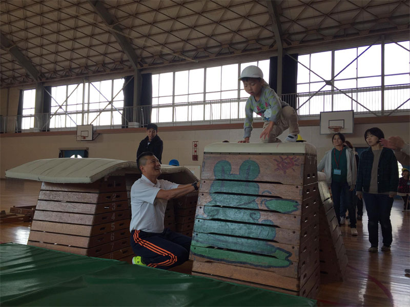 親子体操教室(大垣市立赤坂幼保園プレイルーム)