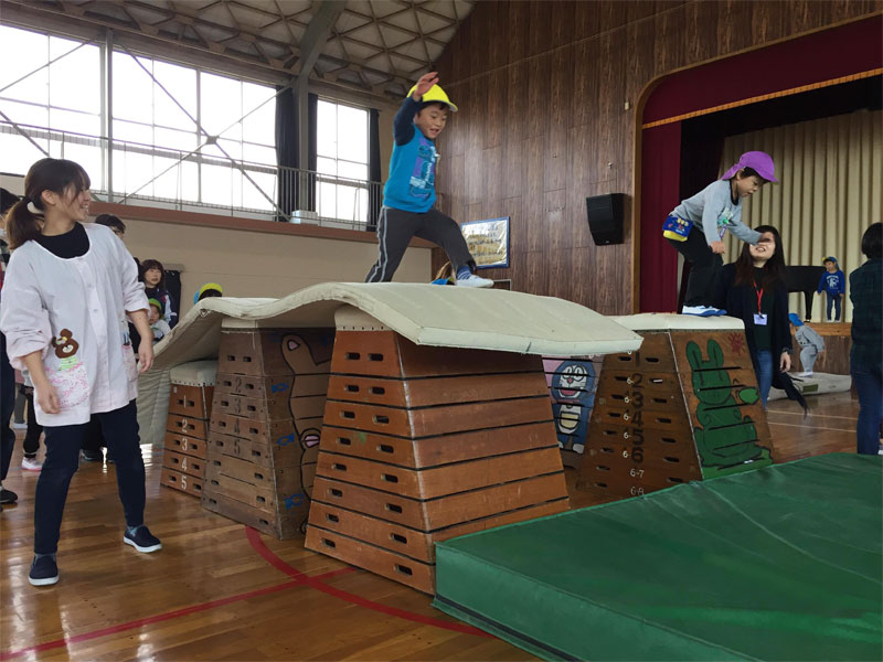 親子体操教室(大垣市立赤坂幼保園プレイルーム)