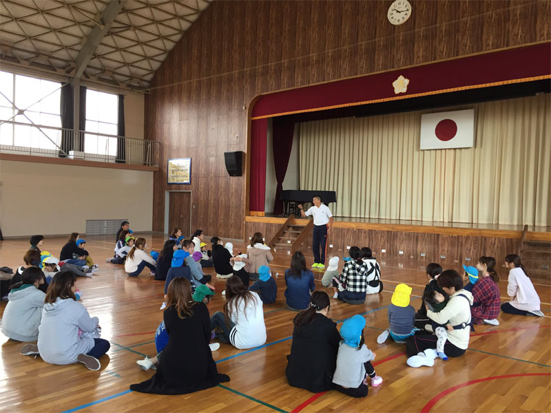 親子体操教室(大垣市立赤坂幼保園プレイルーム)