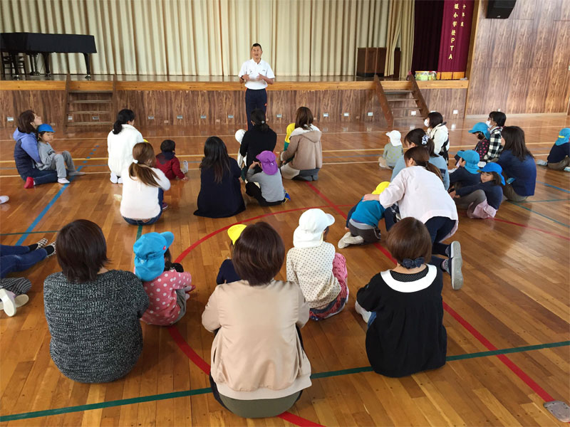 親子体操教室(大垣市立赤坂幼保園プレイルーム)