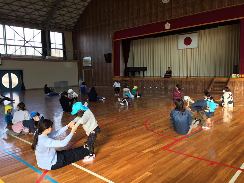親子体操教室(大垣市立赤坂幼保園プレイルーム)