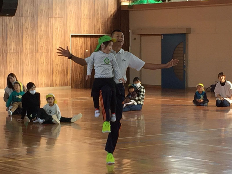 親子体操教室(大垣市立赤坂幼保園プレイルーム)