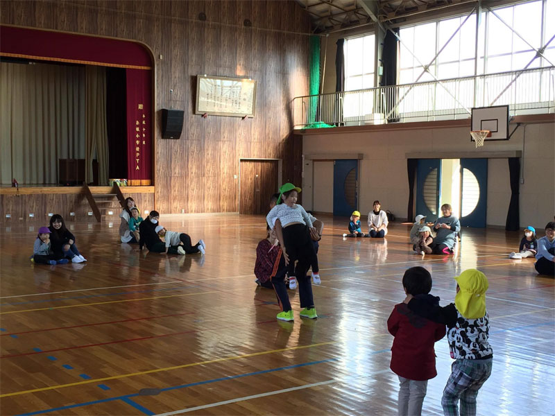 親子体操教室(大垣市立赤坂幼保園プレイルーム)