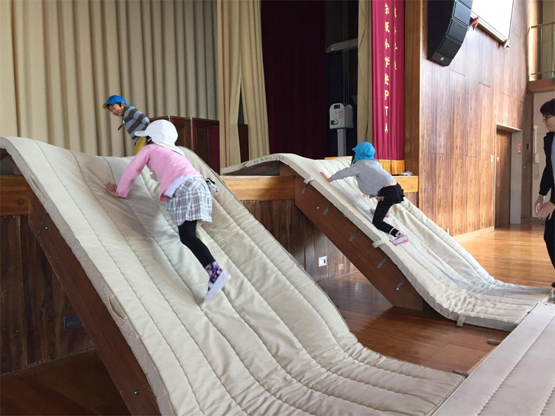 親子体操教室(大垣市立赤坂幼保園プレイルーム)