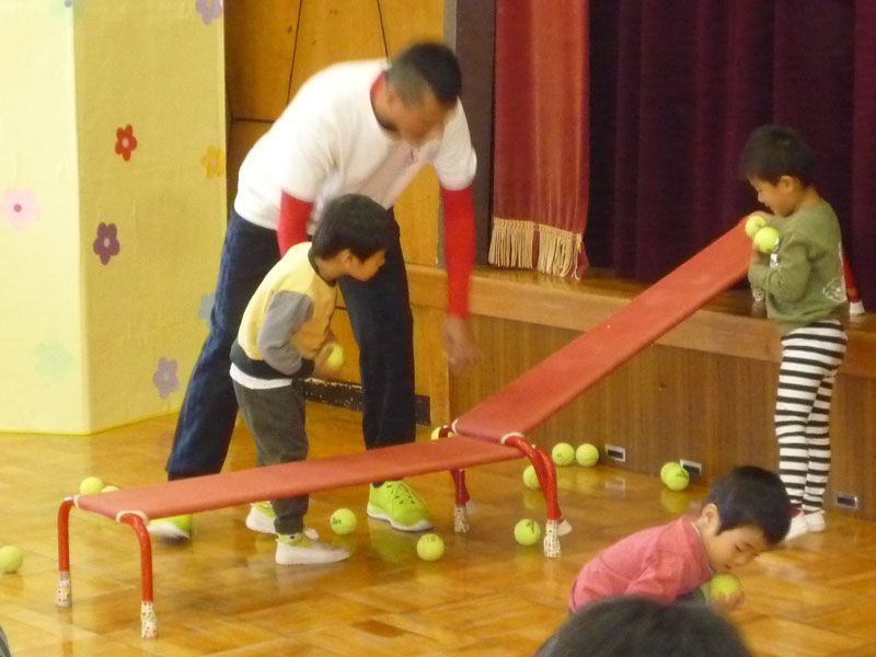 ふれあい親子あそび(大垣市立三城保育園)