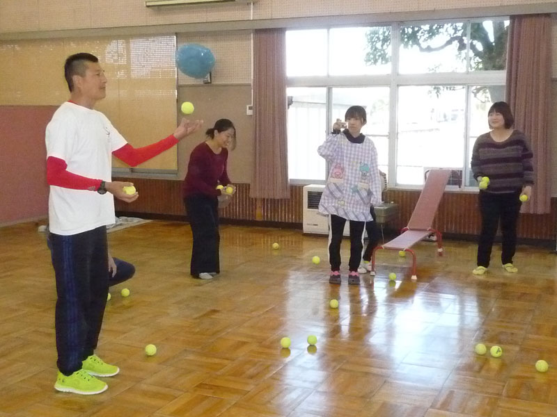 ふれあい親子あそび(大垣市立三城保育園)