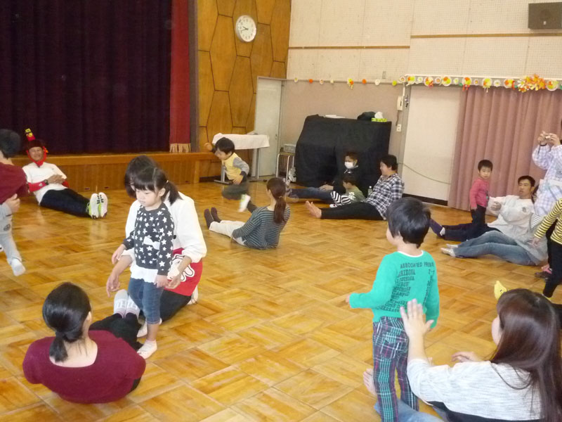 ふれあい親子あそび(大垣市立三城保育園)