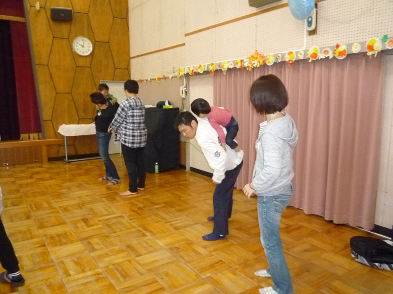 ふれあい親子あそび(大垣市立三城保育園)