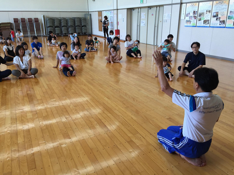 未就園児親子体操教室(大垣市立南部子育て支援センター「ホリパパサロン」)