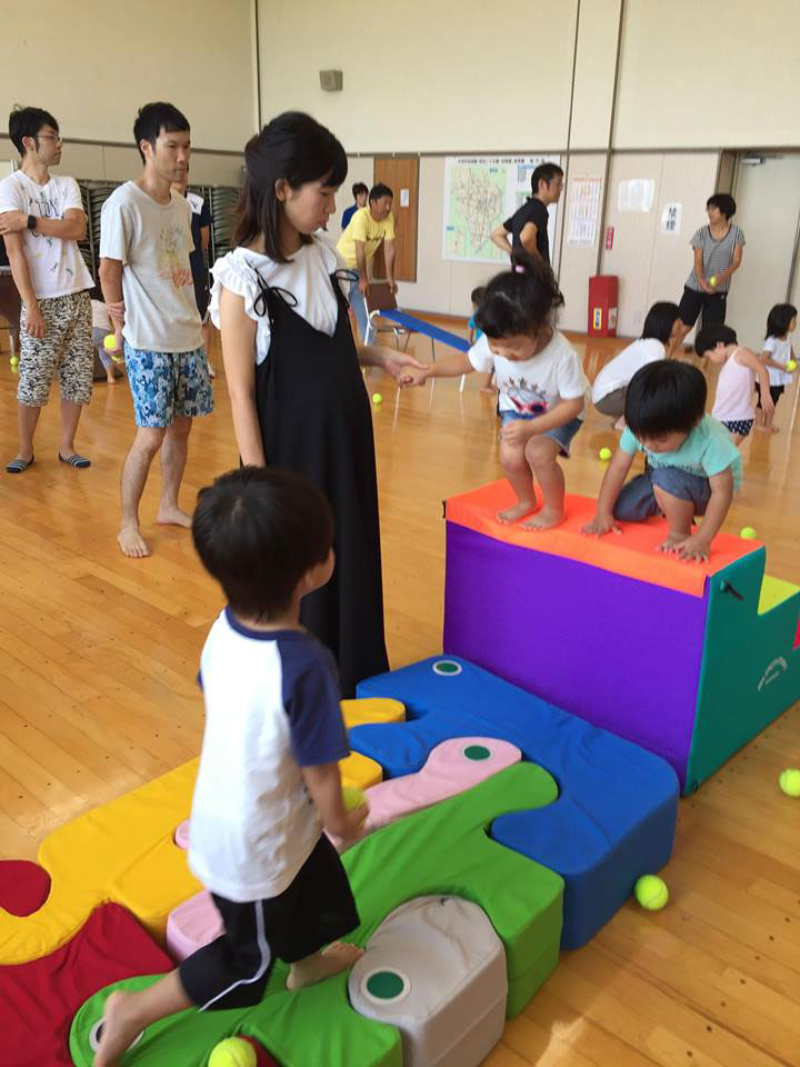 未就園児親子体操教室(大垣市立南部子育て支援センター「ホリパパサロン」)