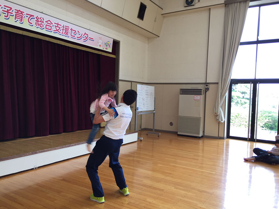 未就園児親子体操教室(大垣市立南部子育て支援センター「ホリパパサロン」)