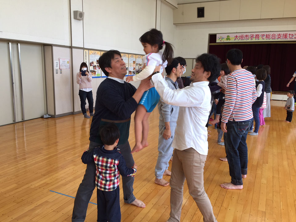 未就園児親子体操教室(大垣市立南部子育て支援センター「ホリパパサロン」)
