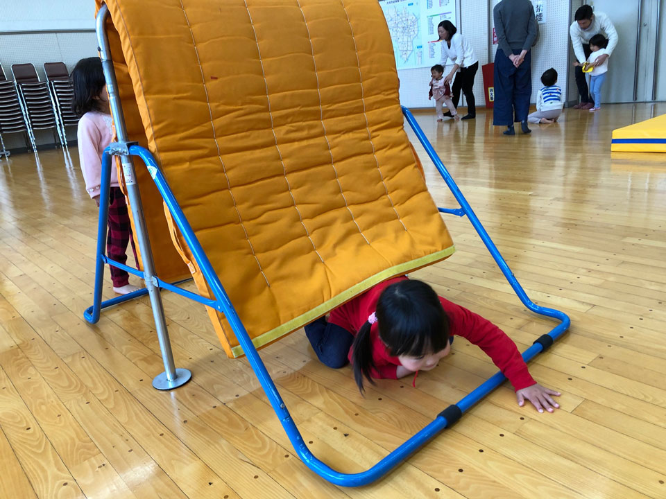 未就園児親子体操教室(大垣市立南部子育て支援センター「ホリパパサロン」)