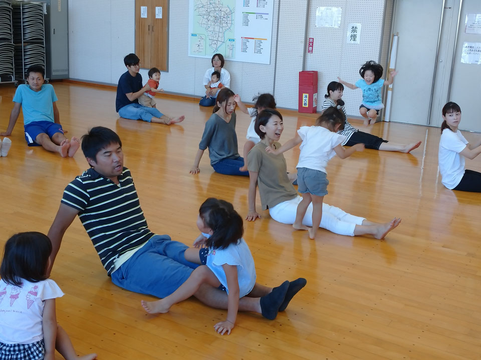 未就園児親子体操教室(大垣市立南部子育て支援センター「ホリパパサロン」)