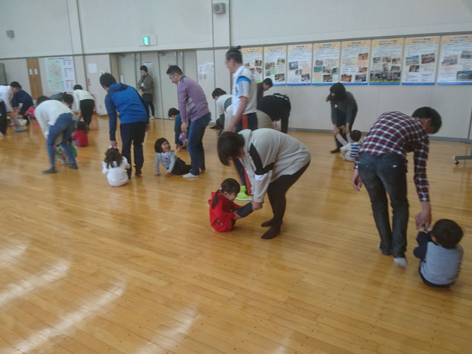 未就園児親子体操教室(大垣市立南部子育て支援センター「ホリパパサロン」)