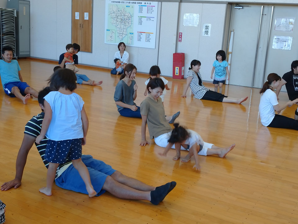 未就園児親子体操教室(大垣市立南部子育て支援センター「ホリパパサロン」)
