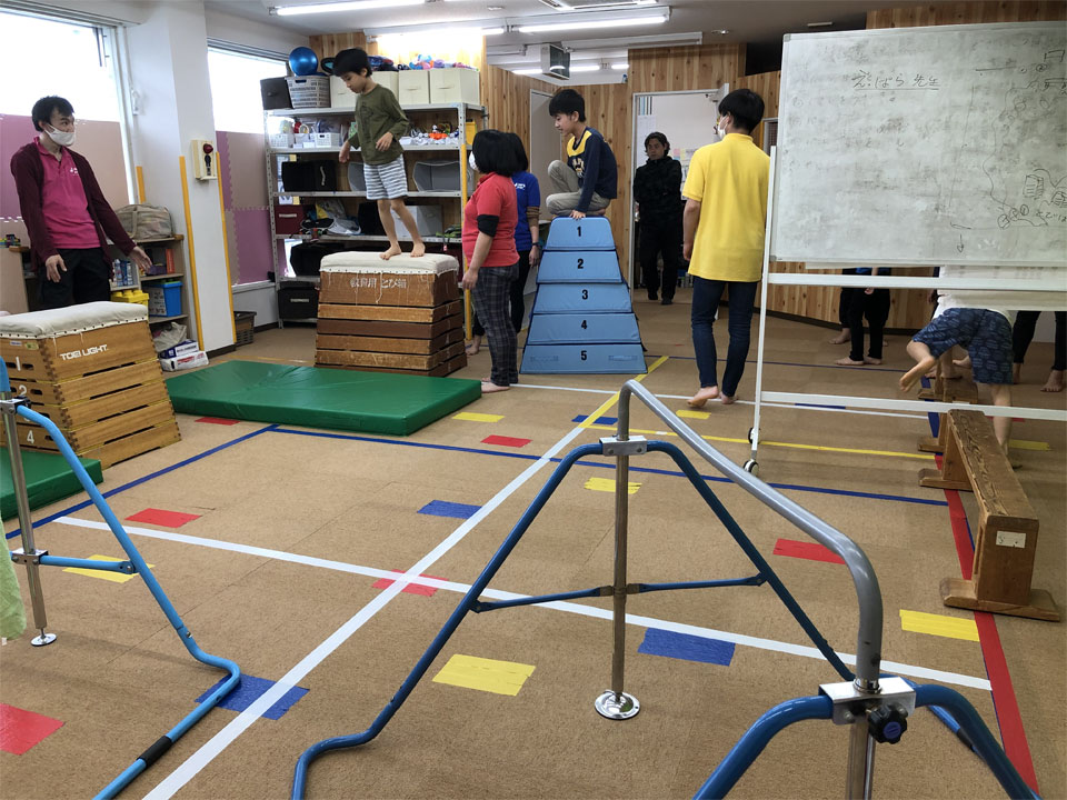 運動療育レッスン(ホップステップ)