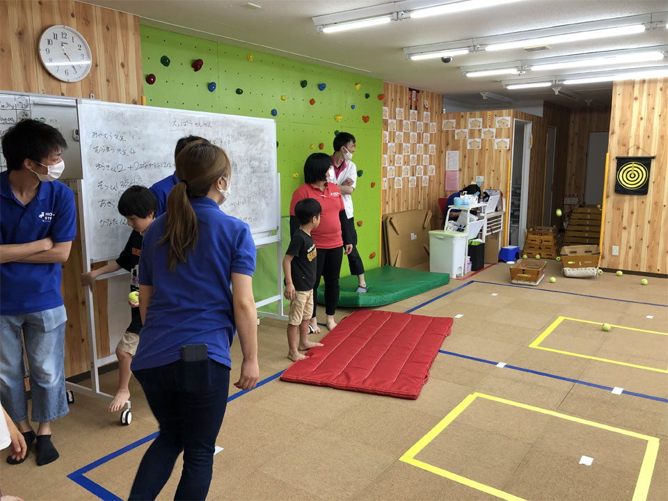 運動療育レッスン(ホップステップ)