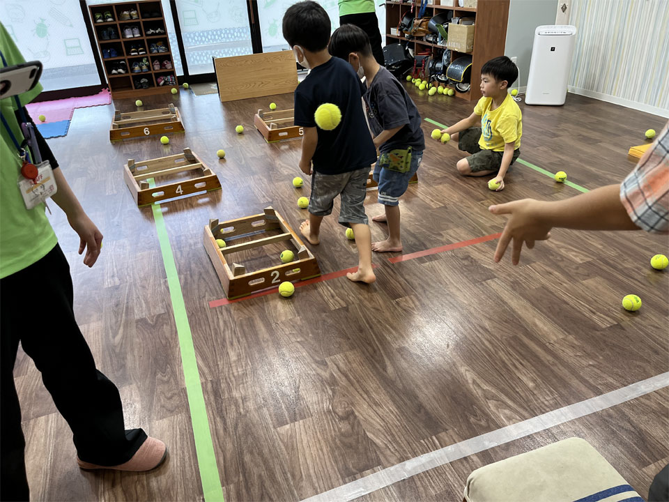 運動療育レッスン（放課後等デイサービス アットすまいる）