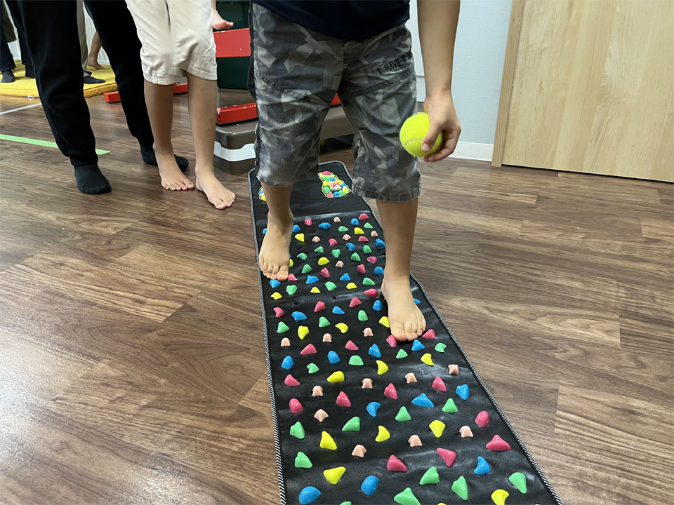 運動療育レッスン（放課後等デイサービス アットすまいる）