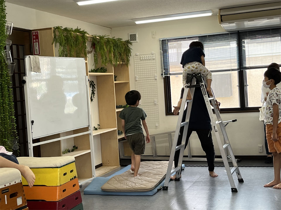 運動療育レッスン(放課後等デイサービス とんぼっく)