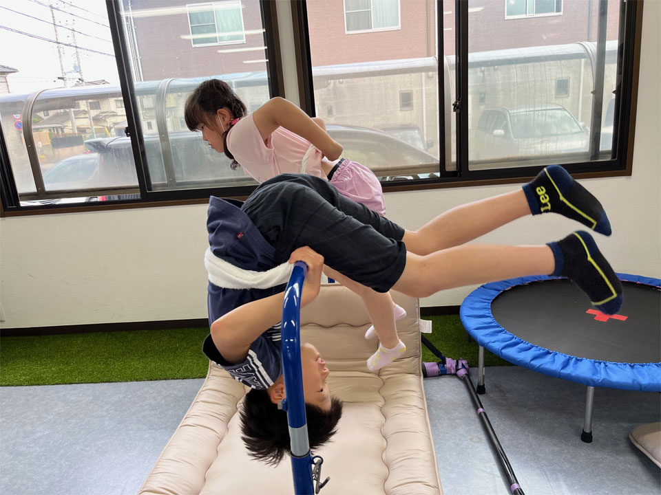 運動療育レッスン(放課後等デイサービス とんぼっく)