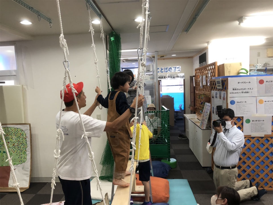 運動療育レッスン(放課後等デイサービス ららら・らんど)