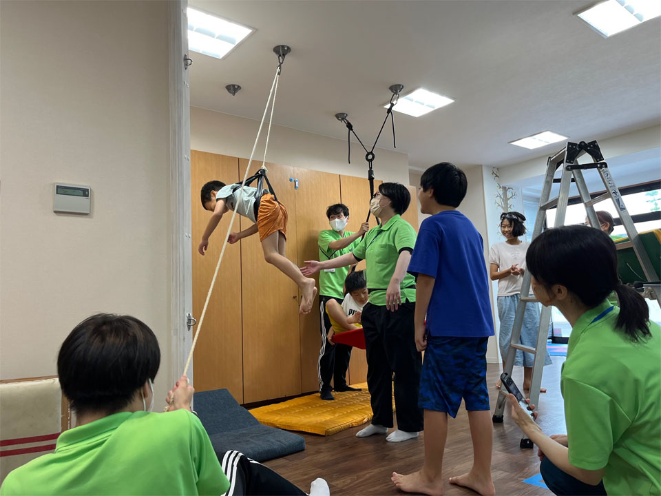 運動療育レッスン(放課後等デイサービス アットすまいる)