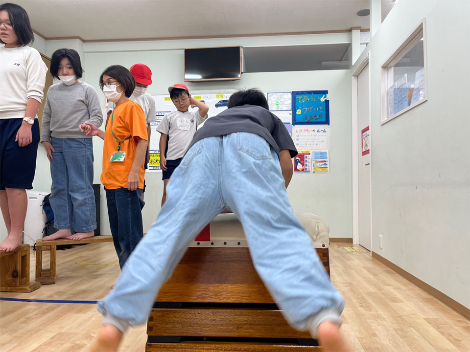 運動療育レッスン(放課後等デイサービス アットすまいる)