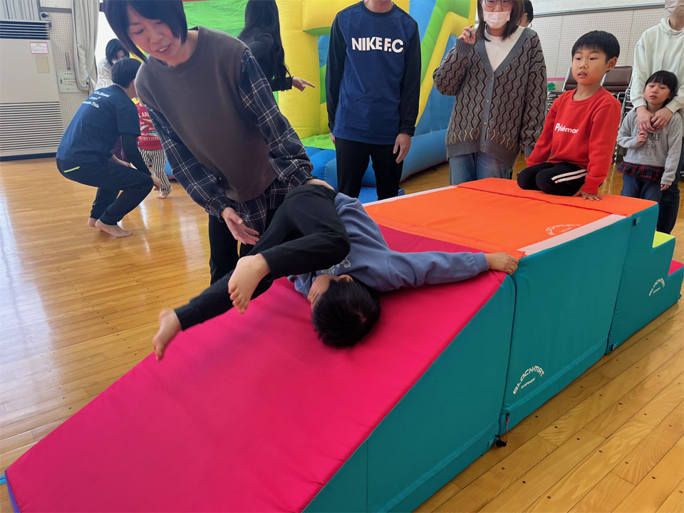 親子ふれあい運動あそび(大垣市児童館)