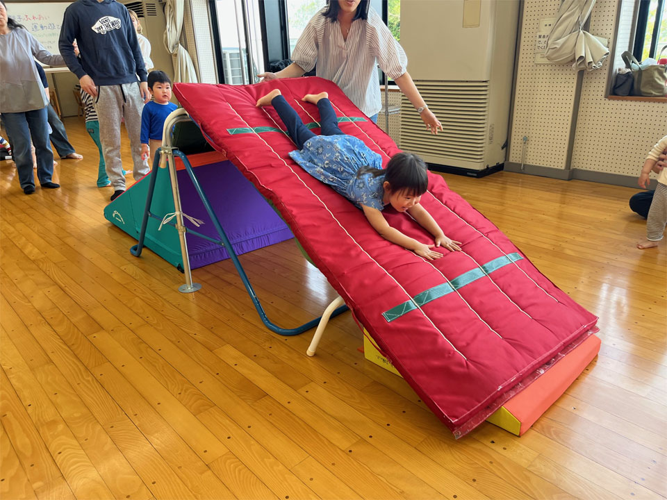 親子ふれあい運動あそび(大垣市児童館)