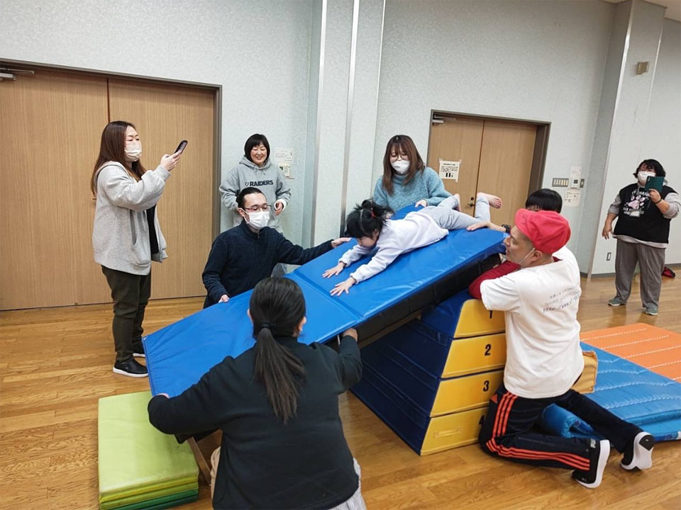 ^È烌bXiی㓙fCT[rX ~CLbYAJf~[j