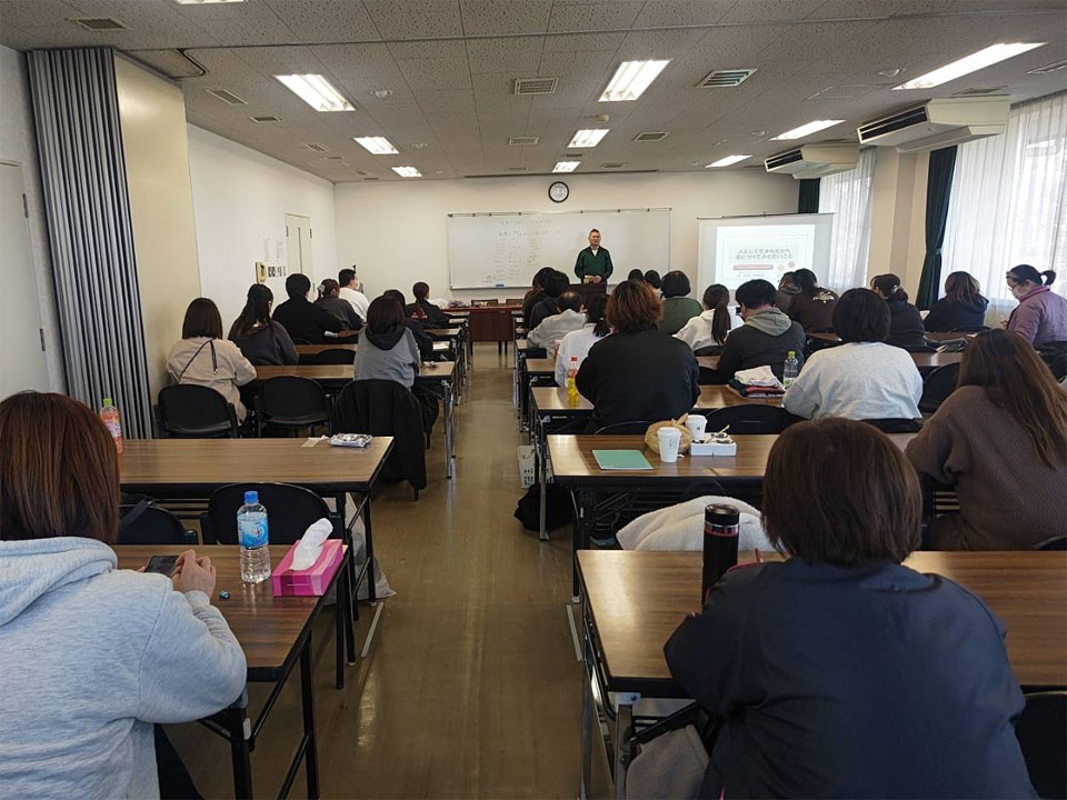 ^È烌bXiی㓙fCT[rX ~CLbYAJf~[j