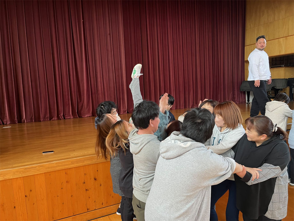 ^È烌bXiی㓙fCT[rX ~CLbYAJf~[j