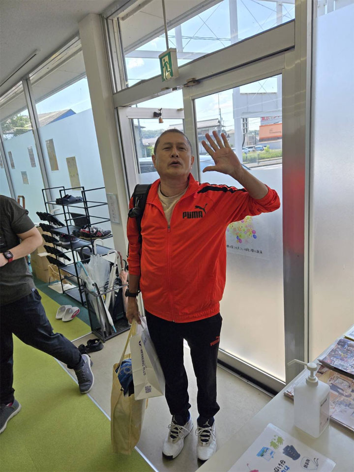 ^È烌bXiی㓙fCT[rX ~CLbYAJf~[j