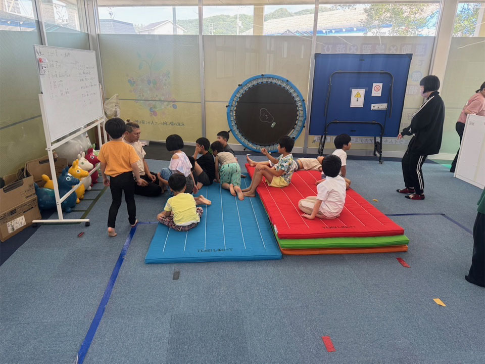 ^È烌bXiی㓙fCT[rX ~CLbYAJf~[j