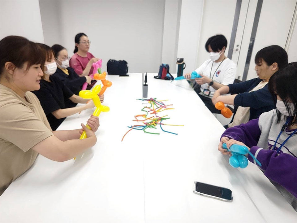 ^È烌bXiی㓙fCT[rX ~CLbYAJf~[j