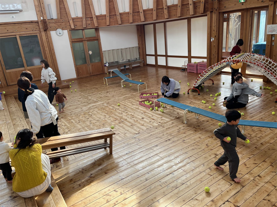 �q��ču���i�q�c���ǂ��� �q��Ďx���Z���^�[�j